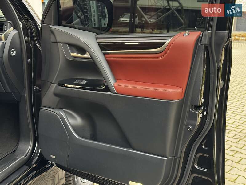 Позашляховик / Кросовер Lexus LX 2020 в Івано-Франківську