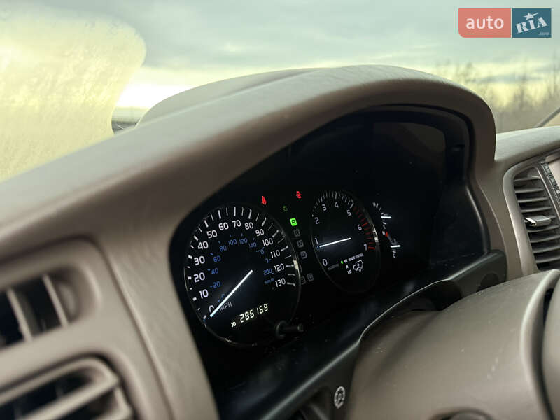 Позашляховик / Кросовер Lexus LX 2004 в Івано-Франківську