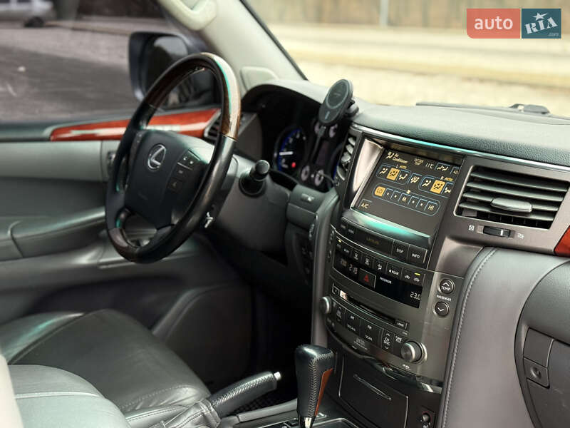 Внедорожник / Кроссовер Lexus LX 2008 в Днепре