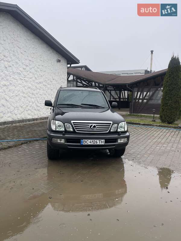 Позашляховик / Кросовер Lexus LX 2004 в Косові