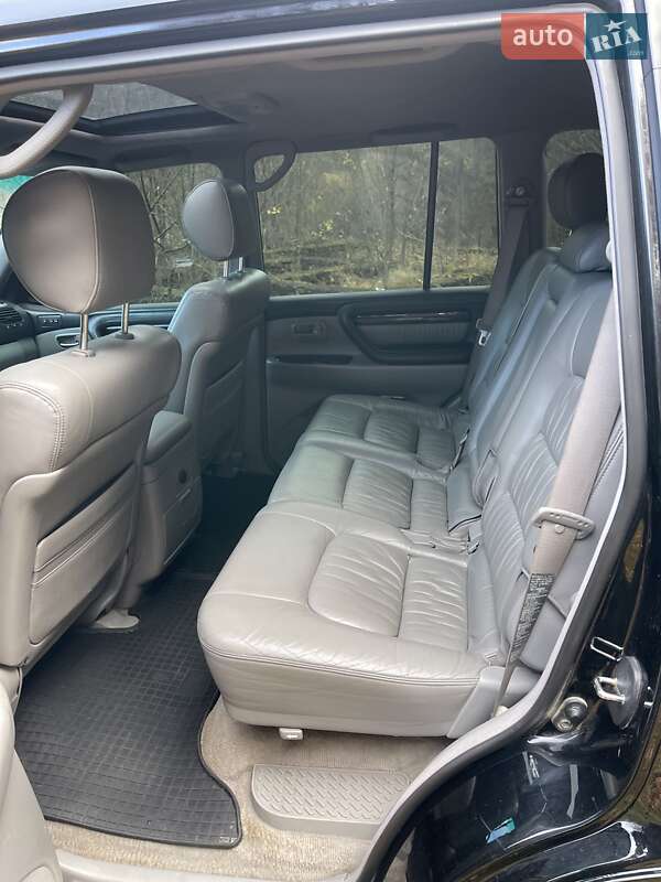 Позашляховик / Кросовер Lexus LX 2004 в Косові