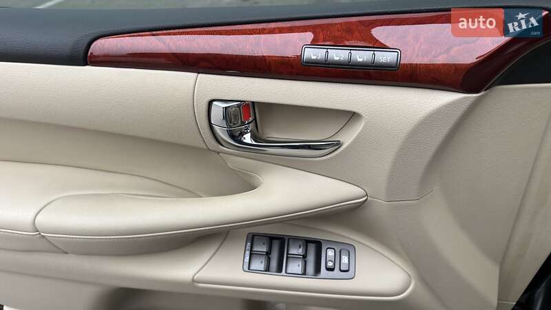 Позашляховик / Кросовер Lexus LX 2008 в Івано-Франківську