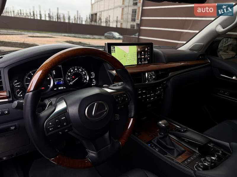 Внедорожник / Кроссовер Lexus LX 2016 в Умани