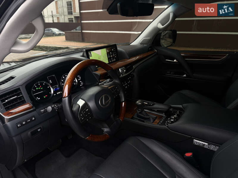 Внедорожник / Кроссовер Lexus LX 2016 в Умани