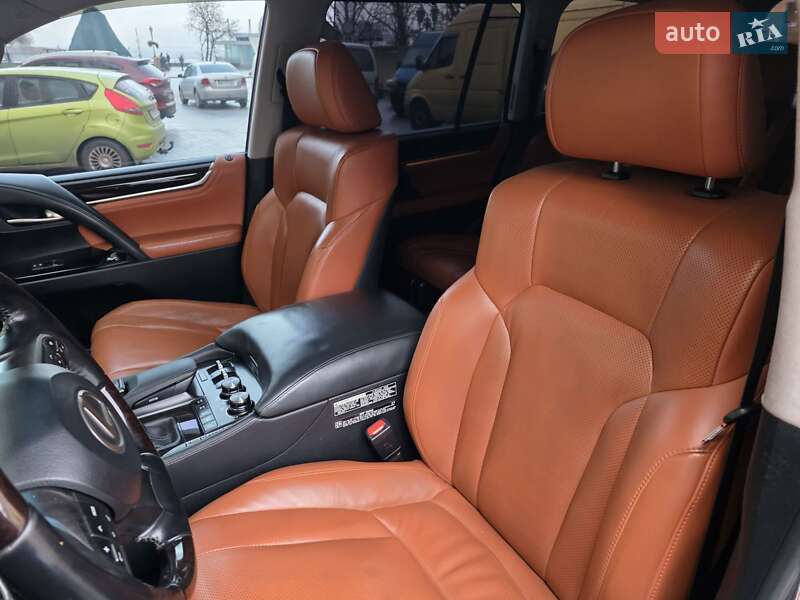 Внедорожник / Кроссовер Lexus LX 2015 в Одессе