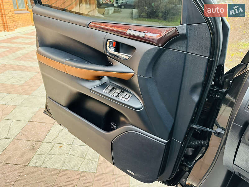 Внедорожник / Кроссовер Lexus LX 2011 в Днепре фото 31 Внедорожник / Кроссовер Lexus LX 2011 в Днепре