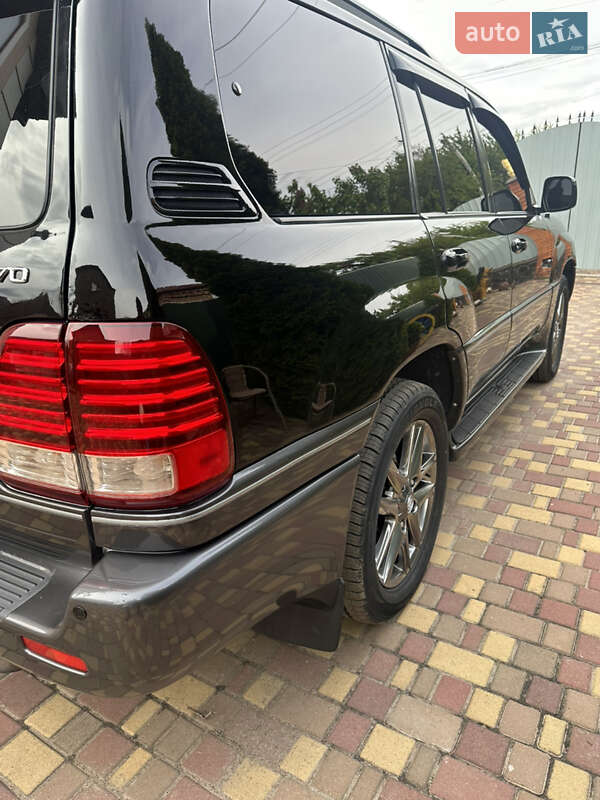 Внедорожник / Кроссовер Lexus LX 2006 в Новомиргороде