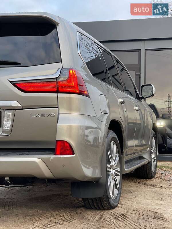 Позашляховик / Кросовер Lexus LX 2016 в Києві