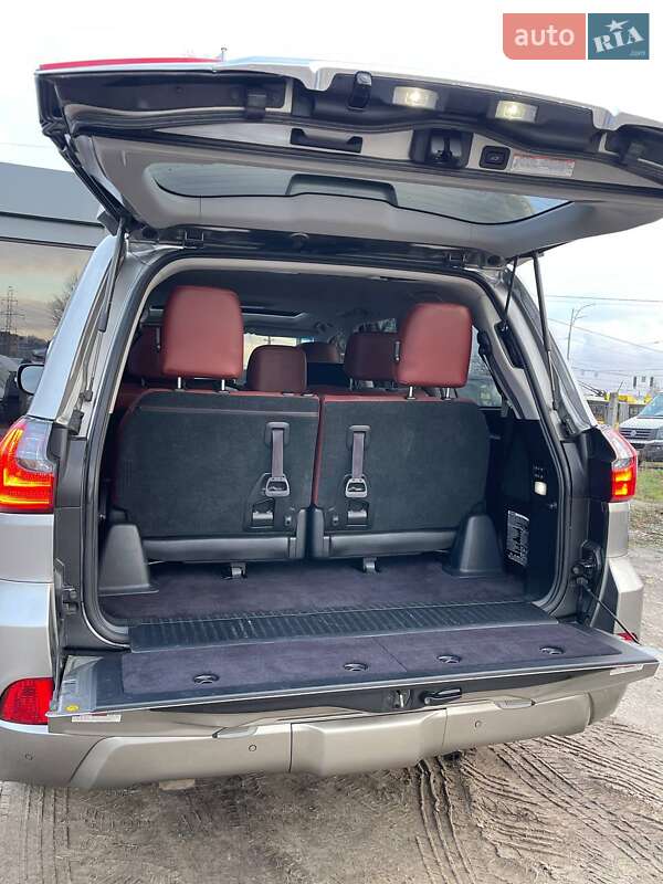 Позашляховик / Кросовер Lexus LX 2016 в Києві