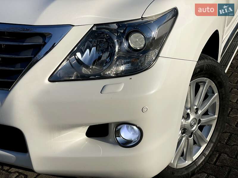 Внедорожник / Кроссовер Lexus LX 2008 в Черновцах