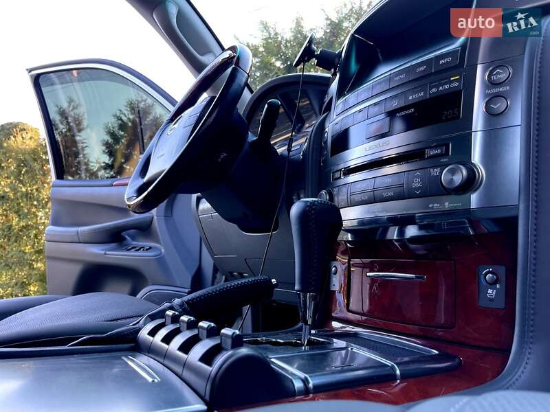 Внедорожник / Кроссовер Lexus LX 2008 в Черновцах