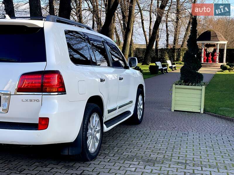 Внедорожник / Кроссовер Lexus LX 2008 в Черновцах