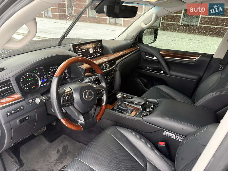 Внедорожник / Кроссовер Lexus LX 2016 в Умани