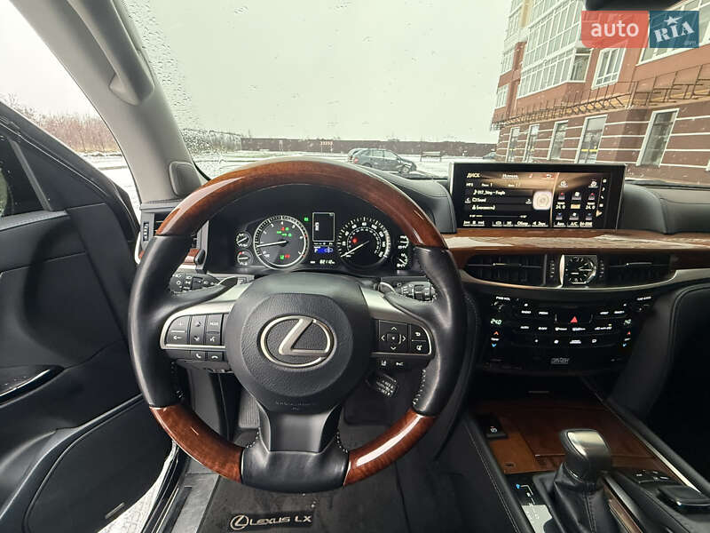 Внедорожник / Кроссовер Lexus LX 2016 в Умани