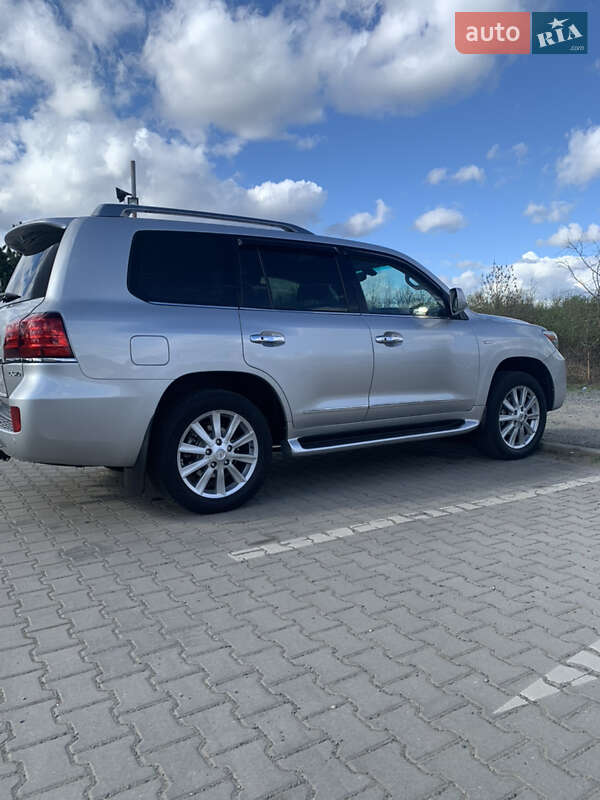 Внедорожник / Кроссовер Lexus LX 2008 в Рахове