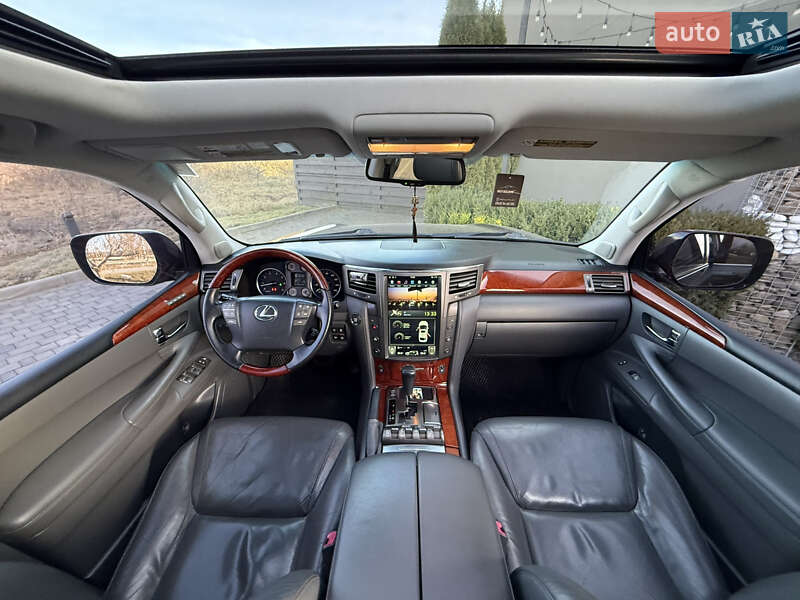 Внедорожник / Кроссовер Lexus LX 2008 в Стрые