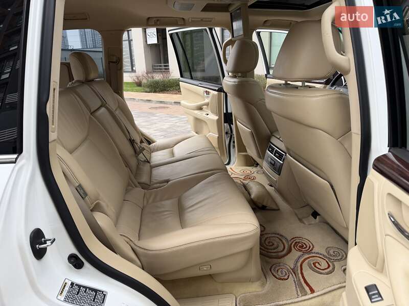 Внедорожник / Кроссовер Lexus LX 2008 в Киеве