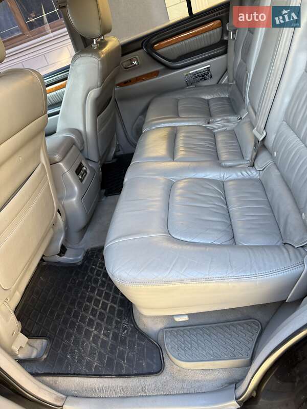 Внедорожник / Кроссовер Lexus LX 2005 в Косове