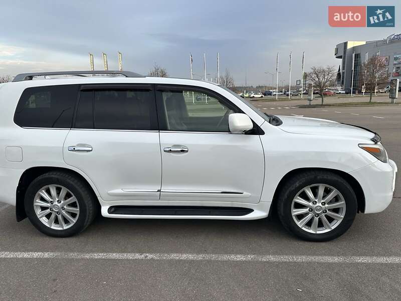 Внедорожник / Кроссовер Lexus LX 2008 в Киеве