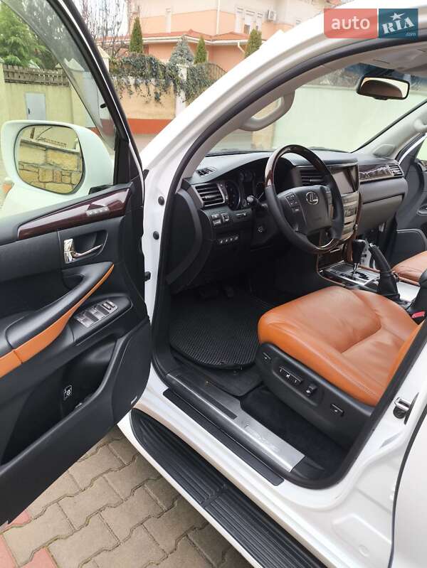 Позашляховик / Кросовер Lexus LX 2010 в Одесі
