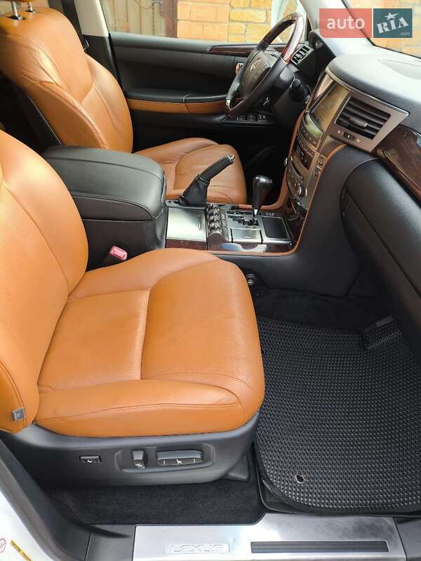 Позашляховик / Кросовер Lexus LX 2010 в Одесі