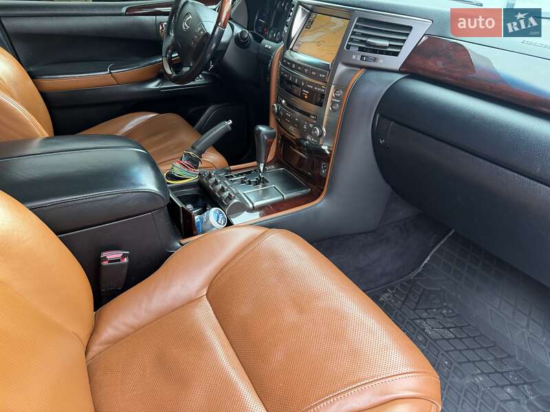 Внедорожник / Кроссовер Lexus LX 2011 в Львове