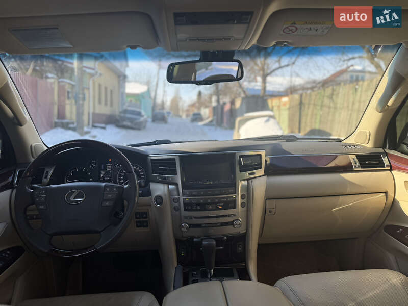 Внедорожник / Кроссовер Lexus LX 2013 в Киеве