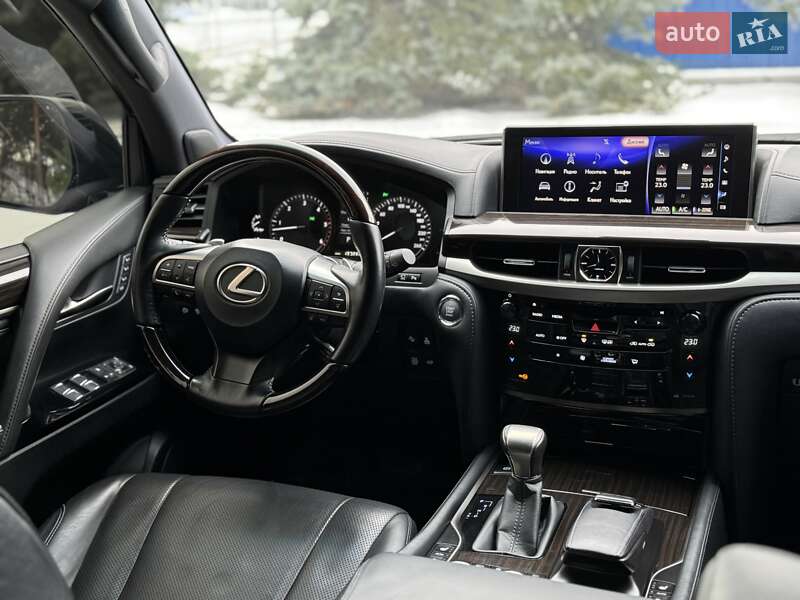 Внедорожник / Кроссовер Lexus LX 2017 в Киеве