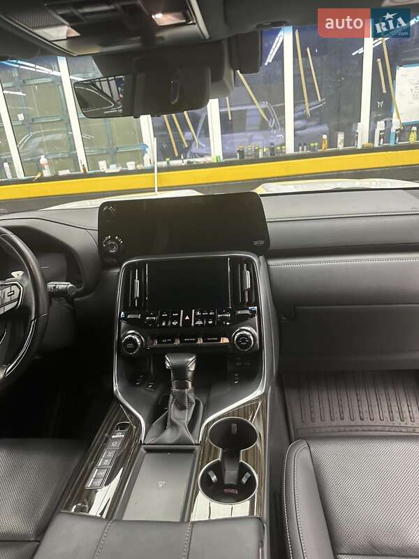 Внедорожник / Кроссовер Lexus LX 2022 в Киеве