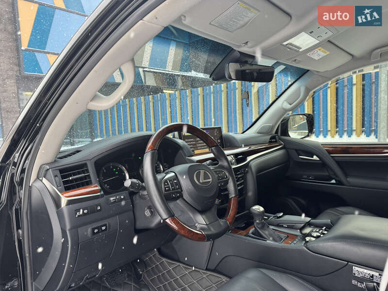 Внедорожник / Кроссовер Lexus LX 2015 в Киеве