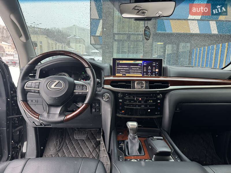 Внедорожник / Кроссовер Lexus LX 2015 в Киеве