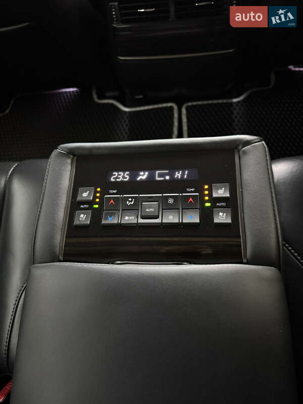 Позашляховик / Кросовер Lexus LX 2015 в Одесі