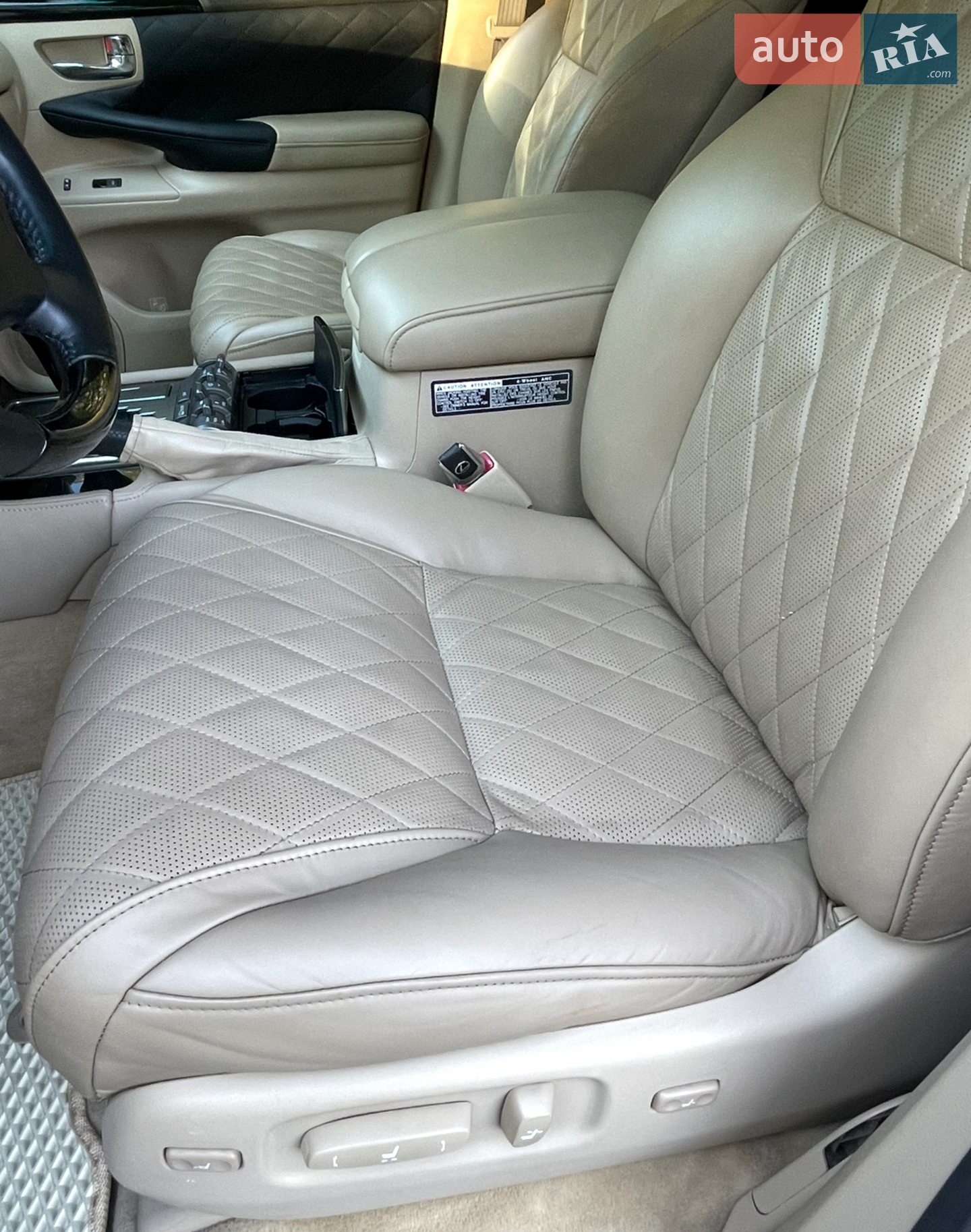 2011 Lexus LX - мініатюра 18