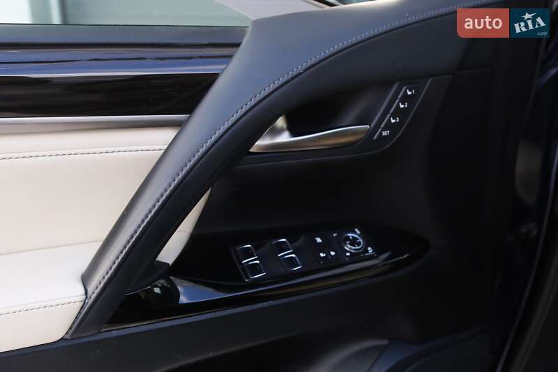 Внедорожник / Кроссовер Lexus LX 2016 в Киеве