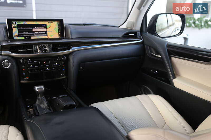 Внедорожник / Кроссовер Lexus LX 2016 в Киеве