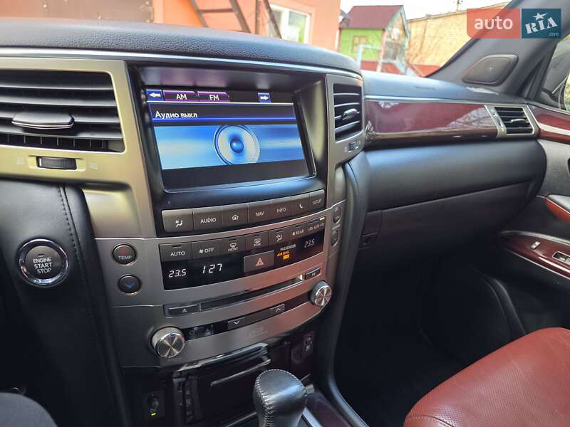 Внедорожник / Кроссовер Lexus LX 2014 в Пирятине