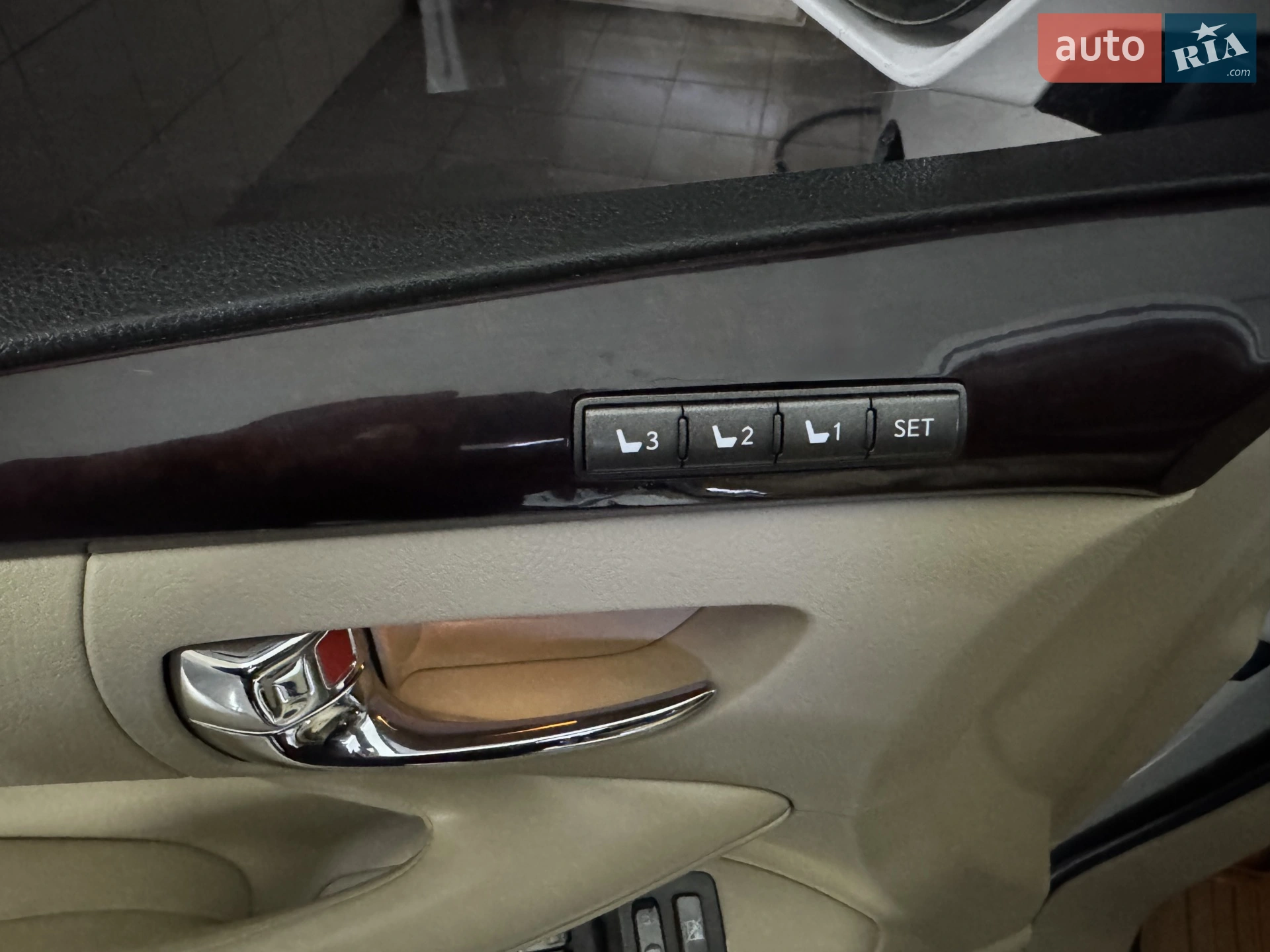 2011 Lexus LX - мініатюра 35
