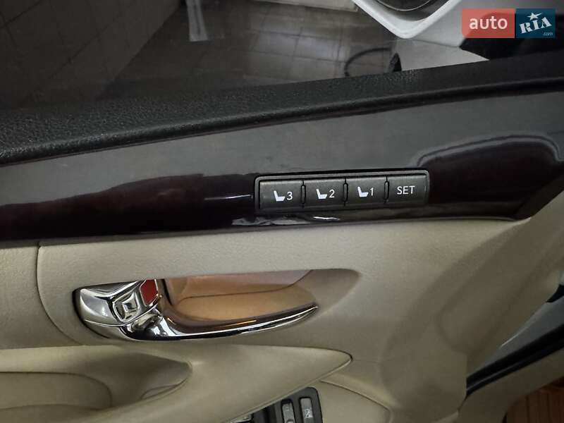 Внедорожник / Кроссовер Lexus LX 2012 в Умани