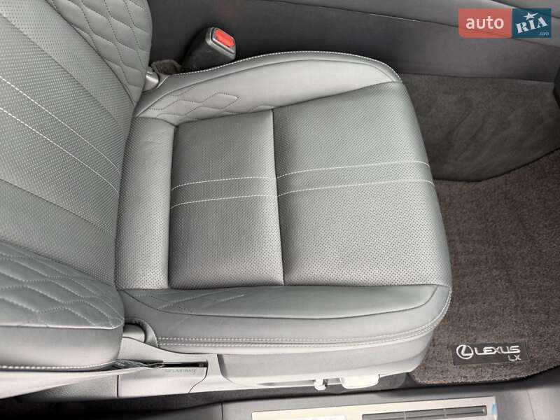 Внедорожник / Кроссовер Lexus LX 2022 в Киеве