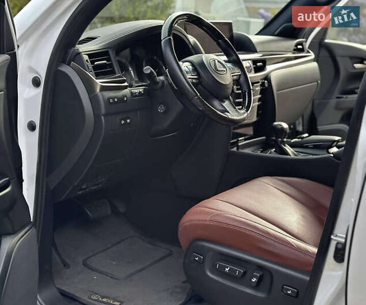 Внедорожник / Кроссовер Lexus LX 2020 в Одессе