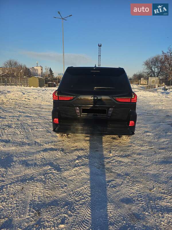 Позашляховик / Кросовер Lexus LX 2016 в Дніпрі