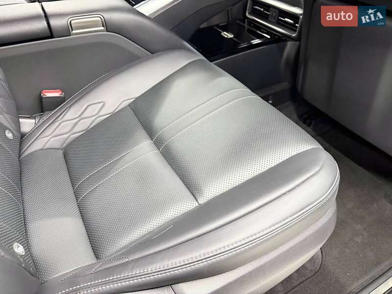 Позашляховик / Кросовер Lexus LX 2023 в Києві