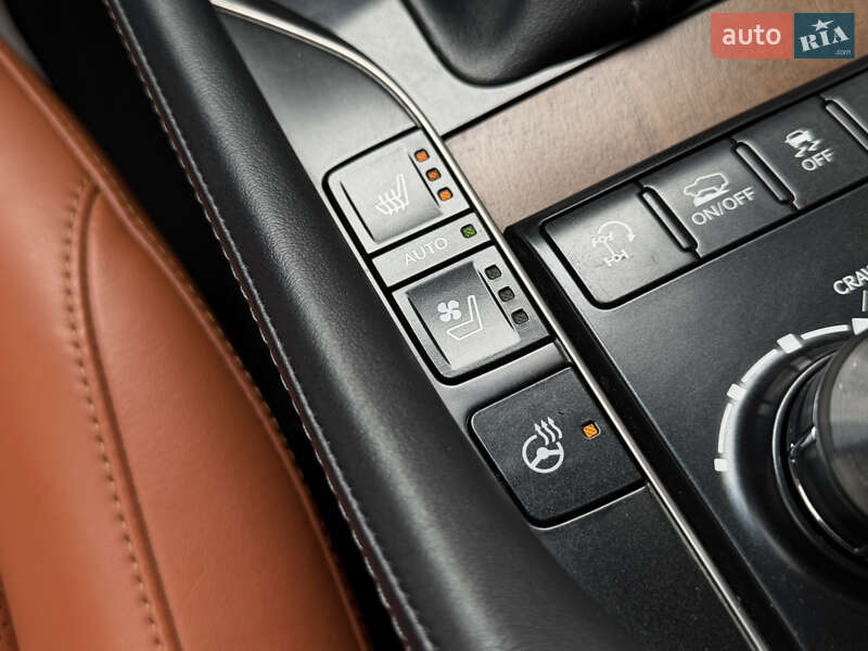 Внедорожник / Кроссовер Lexus LX 2016 в Одессе