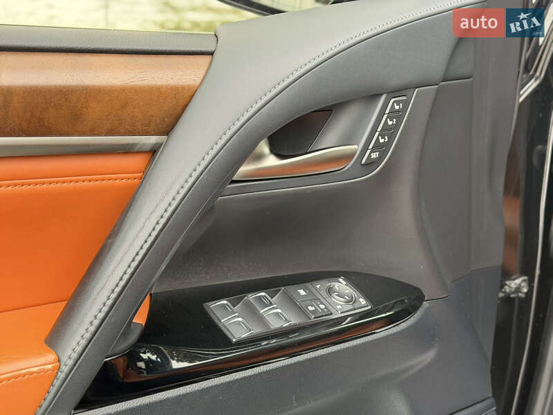 Внедорожник / Кроссовер Lexus LX 2016 в Одессе