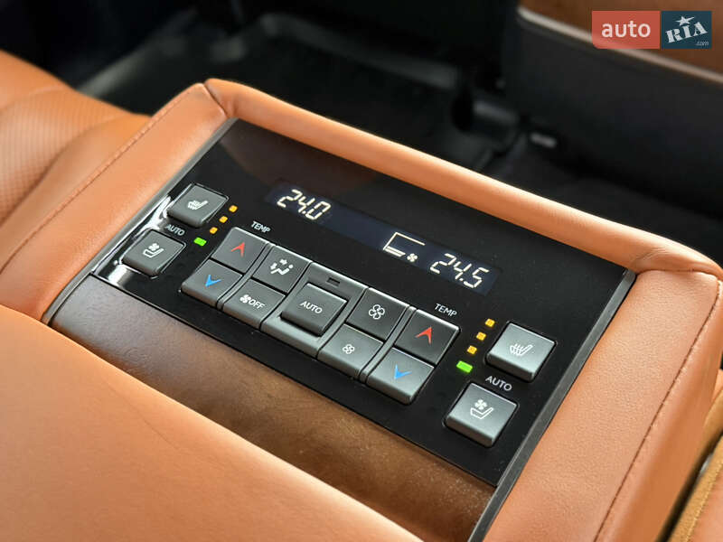 Внедорожник / Кроссовер Lexus LX 2016 в Одессе