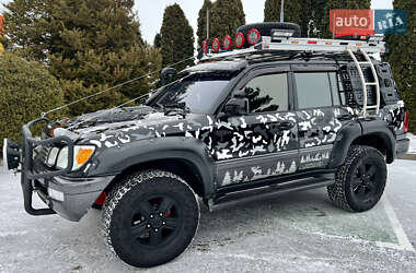 Внедорожник / Кроссовер Lexus LX 2003 в Дубно