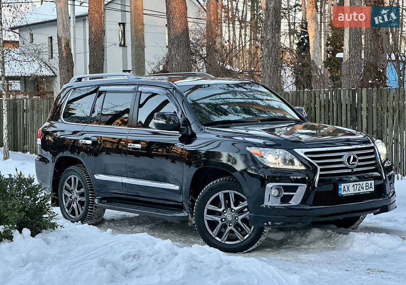 Внедорожник / Кроссовер Lexus LX 2013 в Киеве