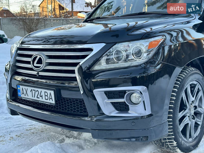 Внедорожник / Кроссовер Lexus LX 2013 в Киеве