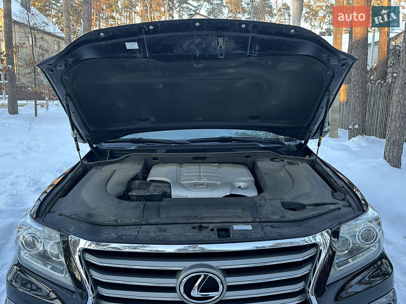 Внедорожник / Кроссовер Lexus LX 2013 в Киеве
