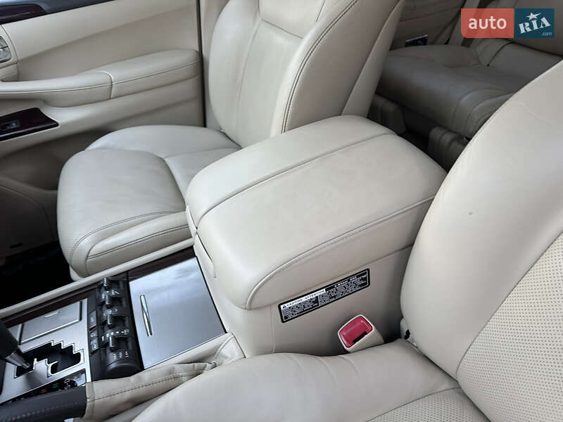 Внедорожник / Кроссовер Lexus LX 2013 в Киеве